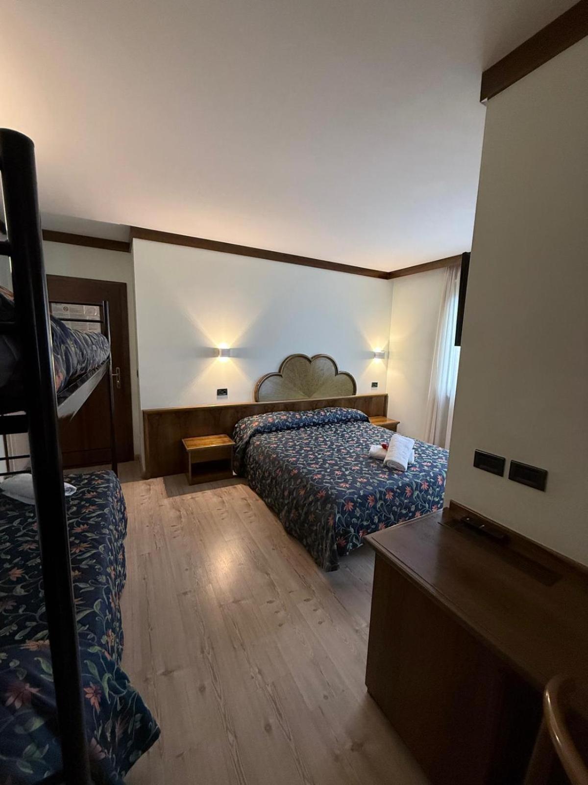 Hotel Quadrifoglio Pinzolo Ngoại thất bức ảnh
