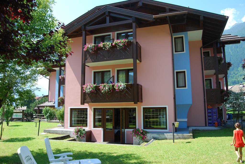 Hotel Quadrifoglio Pinzolo Ngoại thất bức ảnh